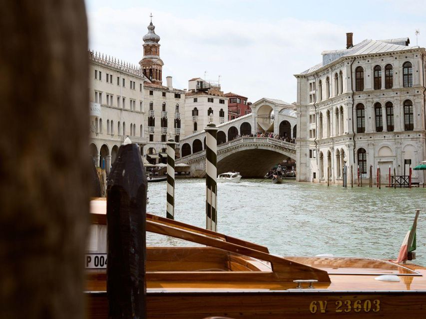Venice: Vip Semi-Private Walking Tour with Gondola Ride - St Mark’s Square start, lion column meeting point, and getting your bearings