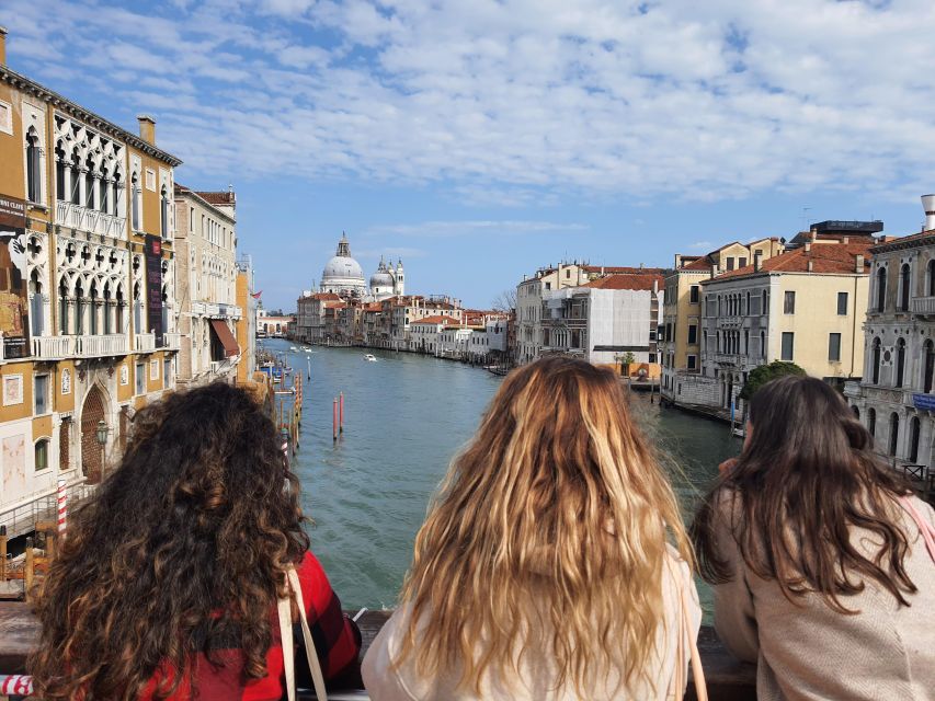 Venice: Walking Guided Tour of the City Must-See Sites - San Polo stroll: learning the city’s street logic