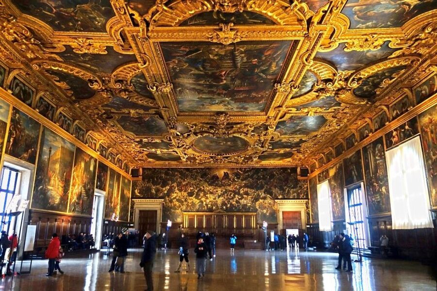 Venice Walking Tour and Doge's Palace Guided Visit - Group size, timing, and why early energy helps