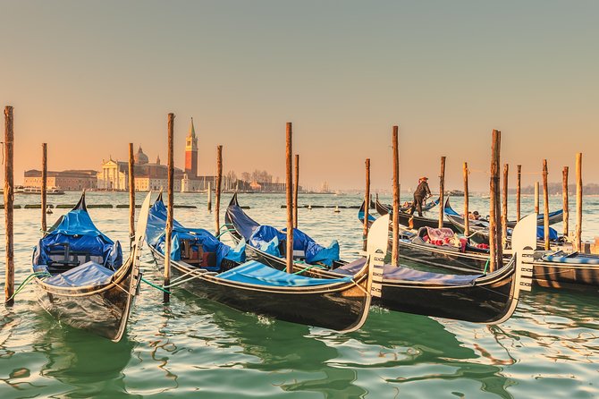 Venice Walking Tour and Gondola Ride - The Gondola Transition: Getting on Board at Bacino Orseolo