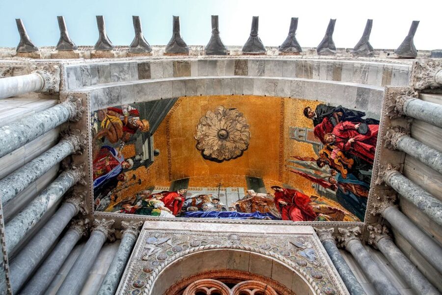 Venice: Walking tour, Doge Palace, & St. Mark's Basilica - Inside Doge’s Palace: Power Rooms and Prison Shadows
