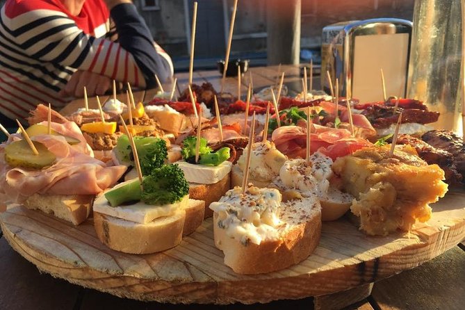 Venice Walking Tour: Eat and Drink - A 2:00 pm Venice food walk that starts in Cannaregio and ends near Rialto