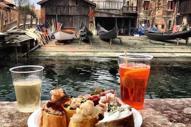Venice Walking Tour: Eat and Drink - The guide experience: Roberto’s street stories make the route feel personal
