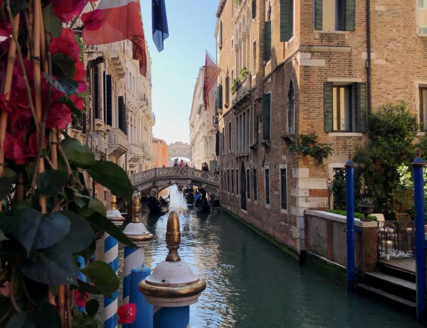 Venice Walking Tour from St. Mark's to Rialto Bridge - Santa Maria Formosa: Getting Off the Main Stage