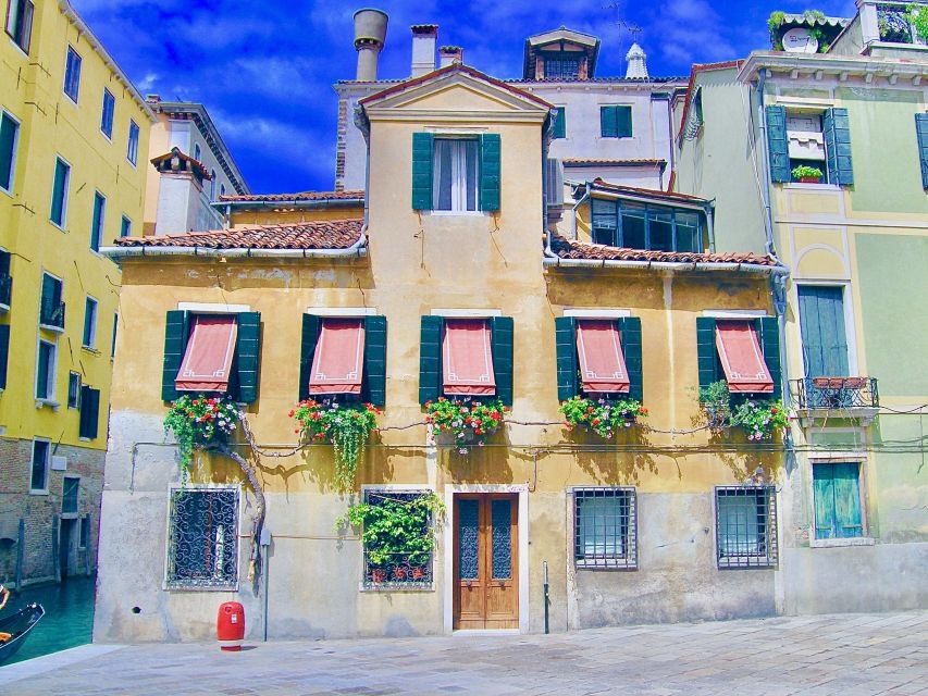 Venice: Walking Tour & Gondola Ride - The gondola ride: Grand Canal drama plus quieter side canals