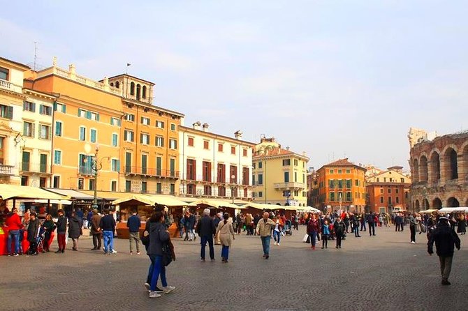 Verona City Sightseeing Walking Tour of Must-See Sites with Local Guide - The Romeo and Juliet balcony-inspired moment, and how to use it