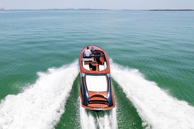 VIP Private Luxury Boat Tour - Riva Aquariva Yacht Venice - St. Mark, Doge’s Palace, and the Bridge of Sigh From the Water
