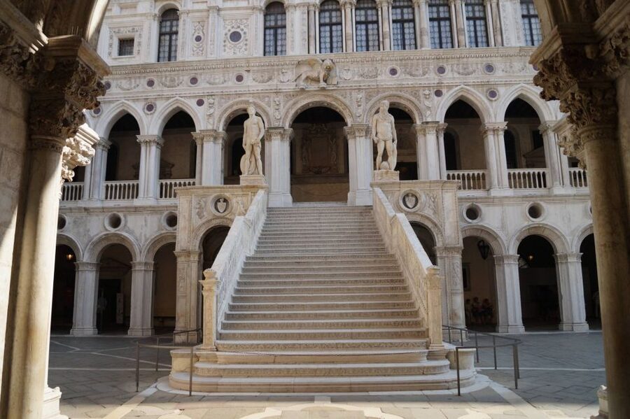 Walking Tour to Uncover the Hidden Venice - What the guide talent seems to focus on (and why that helps you)