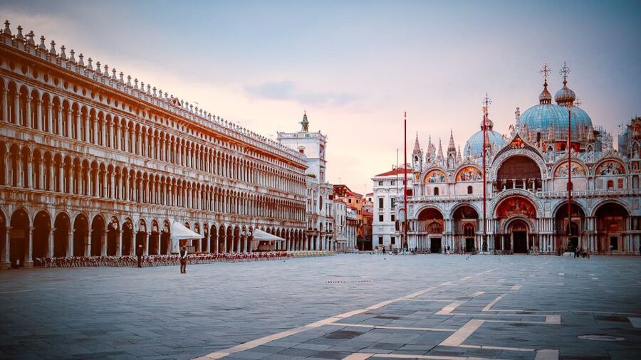 Walking Tour to Uncover the Hidden Venice - St Mark’s Basilica mosaics and the Doge’s Palace power story