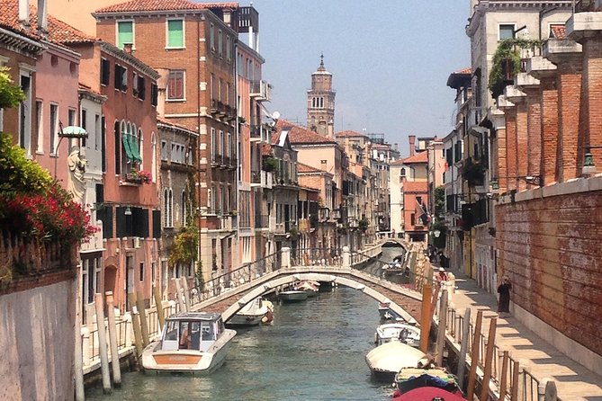 Welcome! Venice Sightseeing kickstart Tour with local guide, small group - Rialto First: Getting Your Bearings on the Grand Canal