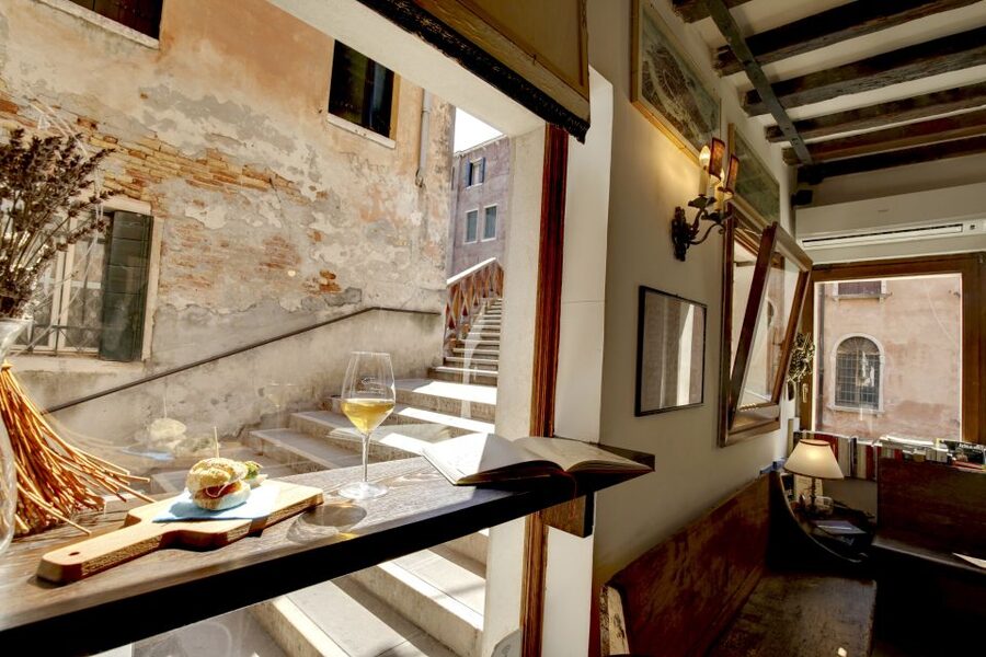 Wine Tasting in Venice - Up to Four Varietals, But Two Wines to Sip: How to Expect the Menu