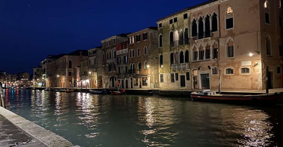 Your evening in Venice - Legends&Ghosts&Aperitif - Gondola Factories and Carnival Cloth, Not Just Gondola Photos